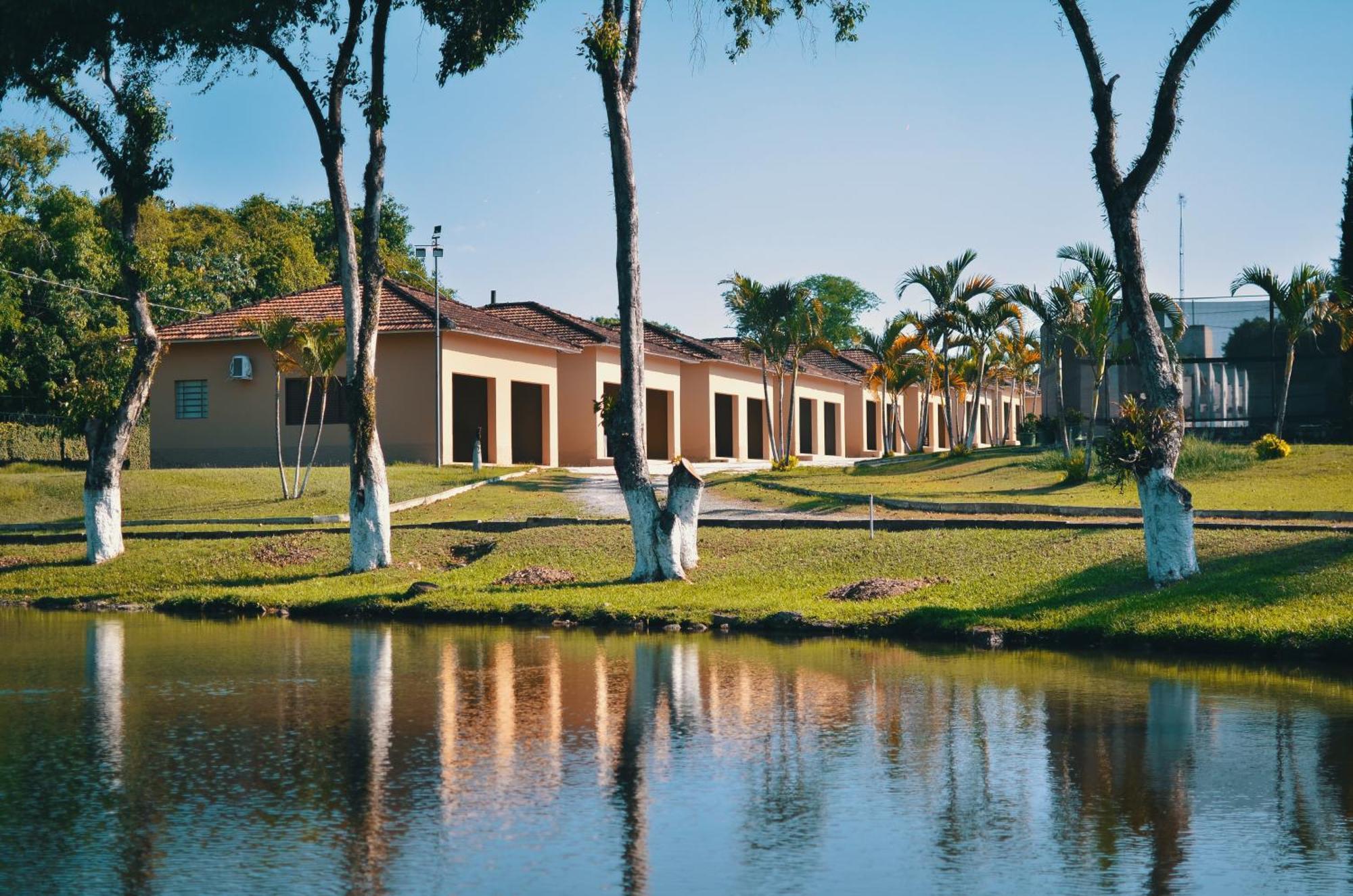 O Paturi - Village Hotel Proximo Aparecida Гуаратингета Экстерьер фото